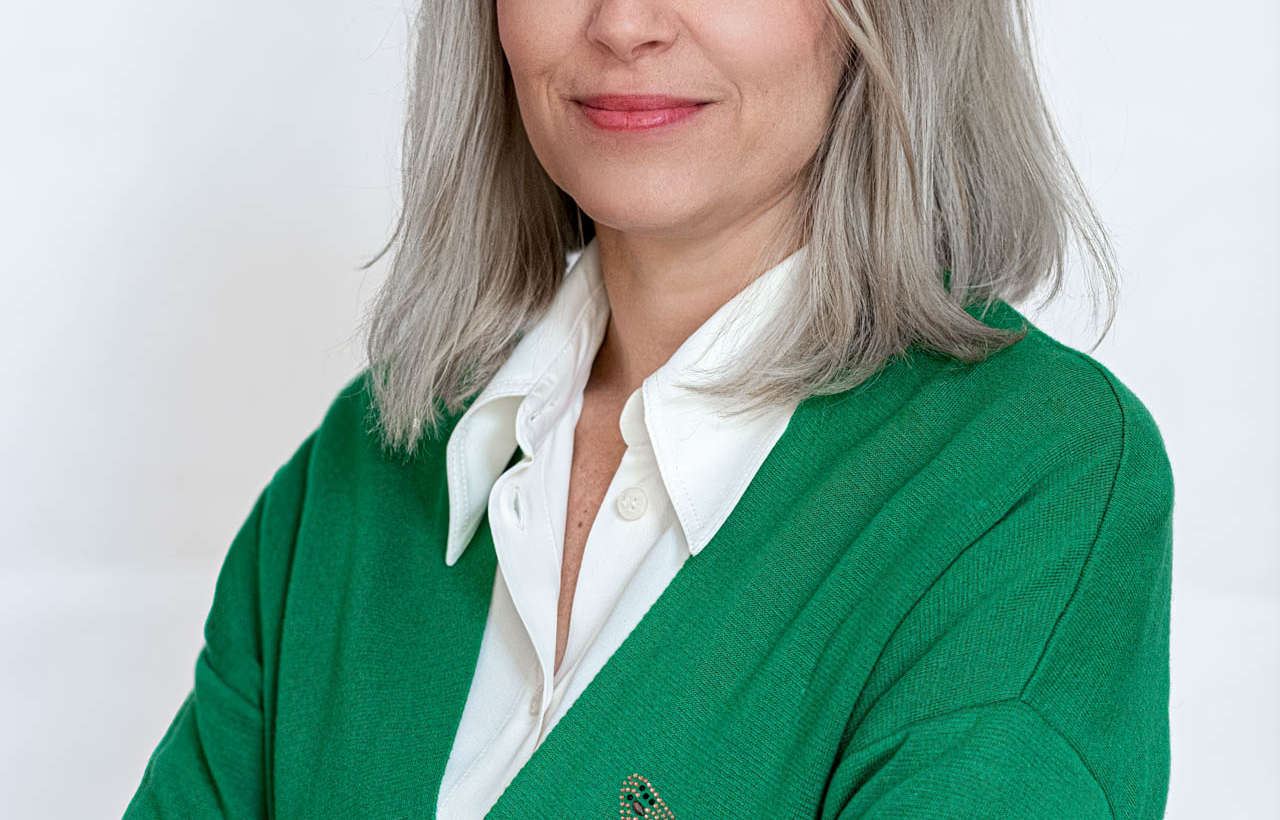 Riaditeľka školy – PhDr. Jana Kolarovičová, MBA – slovenský jazyk a literatúra
